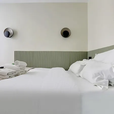 Voltaire - Republique Luxury Paris