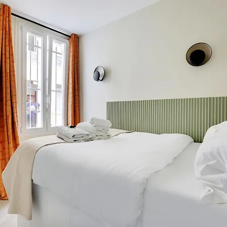 Voltaire - Republique Luxury