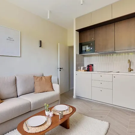 Voltaire - Republique Luxury *